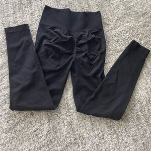 Women’s thin and breathable high rise, butt cinch leggings, size M